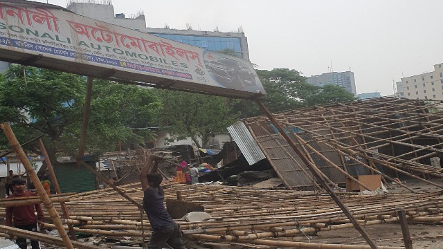 রাজধানীতে সেনাবাহিনীর বিশাল অ্যাকশন! ৩০ বছরের ‘অবৈধ দখল’ গুঁড়িয়ে উদ্ধার হলো কোটি টাকার সরকারি সম্পত্তি